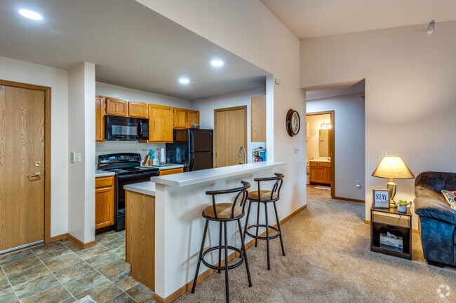 2 BR, 2 BA - 1,040SF