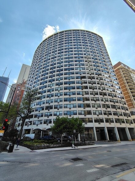 Building Photo - 1150 N Lake Shore Dr Unit 6L