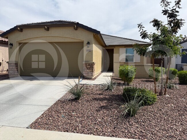 Building Photo - 9357 W Glenrosa Ave
