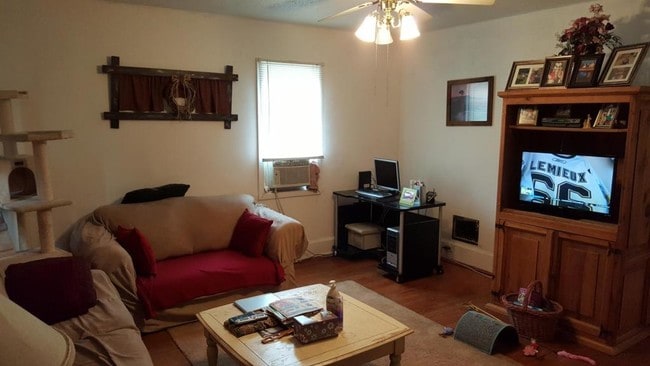 Photo - 176 Jackson St