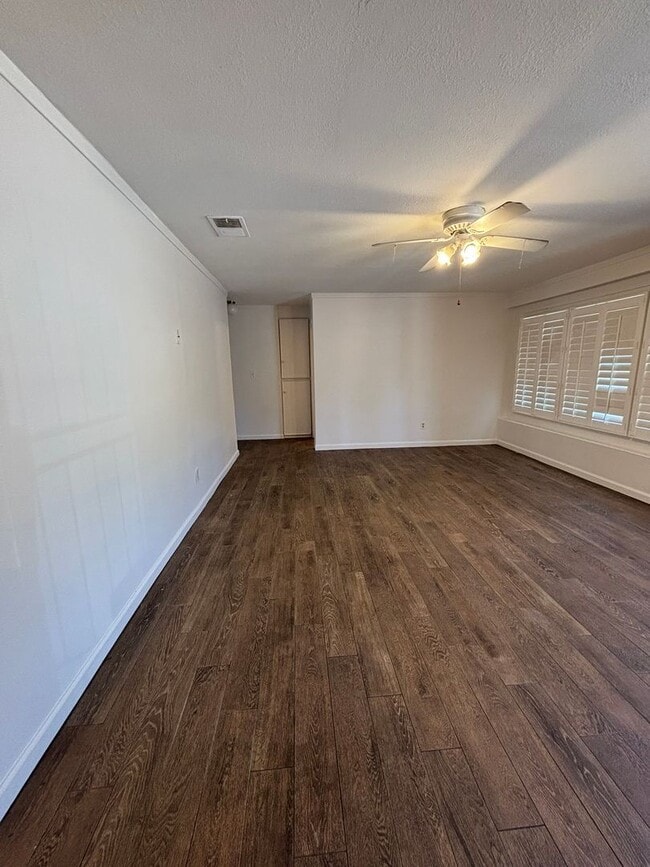 4122 Aragon Dr