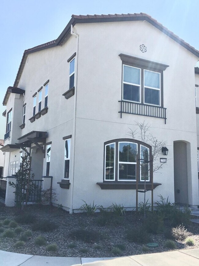 Elegant 3 Bedroom Smart Home! - Elegant 3 Bedroom Smart Home!