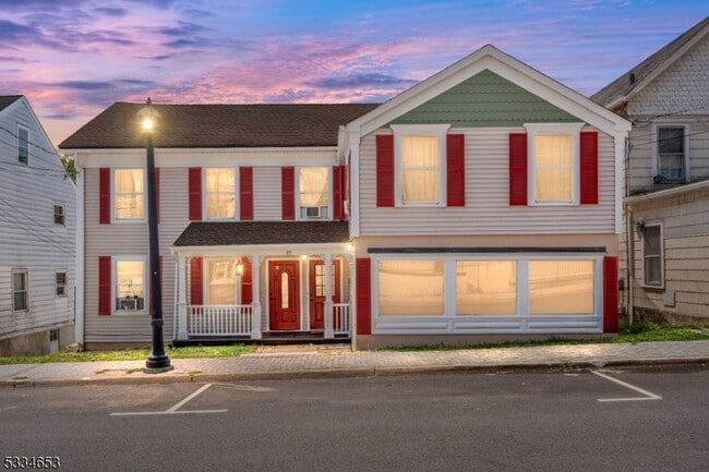 Building Photo - 89 Main St Unit A