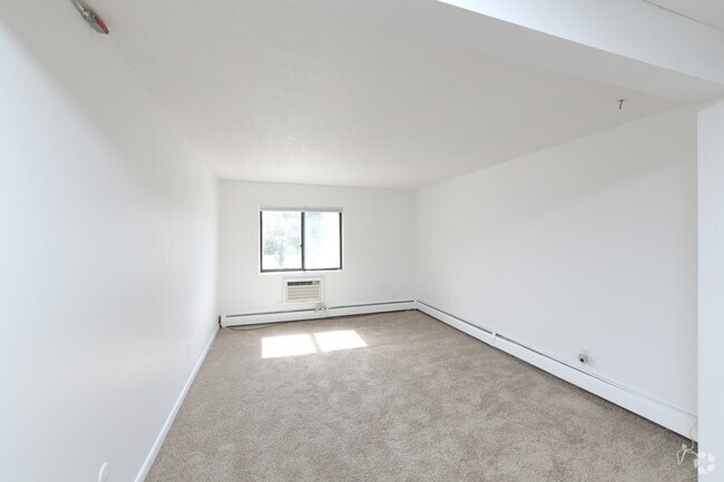 2 BR, 1 BA