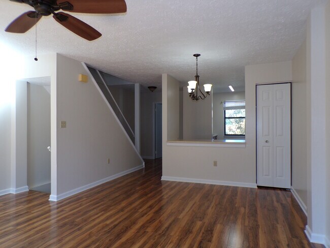 Photo - 144 Woodhaven Dr