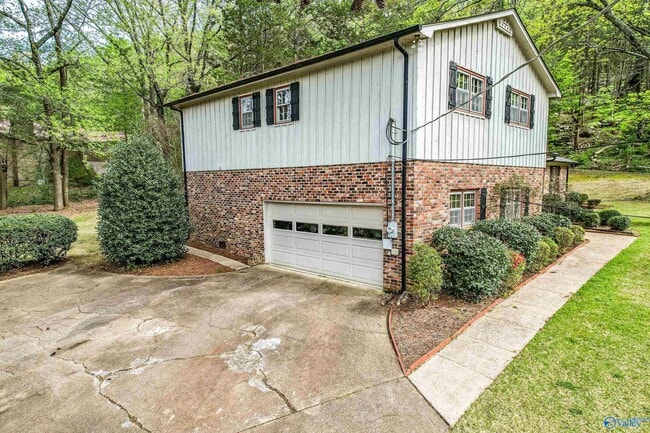 Photo - 8013 Tea Garden Rd SE