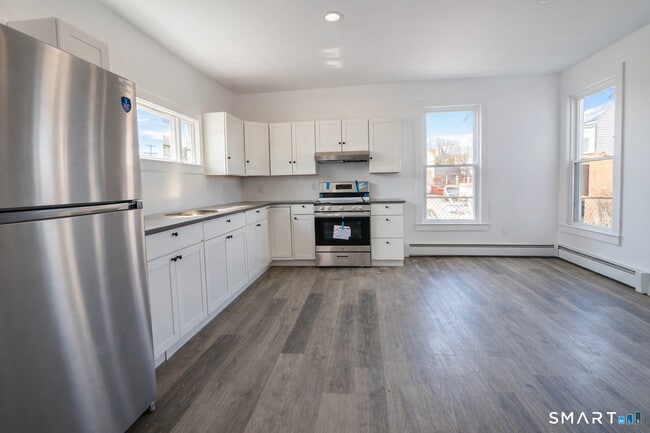 Photo - 17 Sherman Ave Unidad 3rd