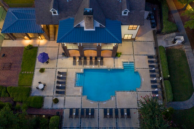 Photo - The Oaks at Lakeshore