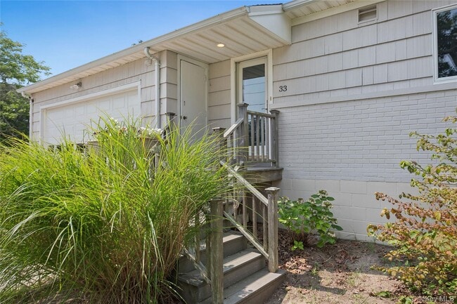 Building Photo - 33 Beach Rd