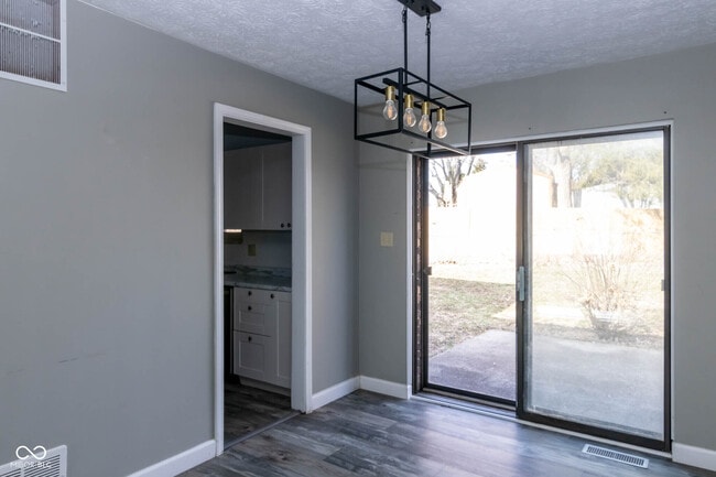 Photo - 372 Redbud Pl