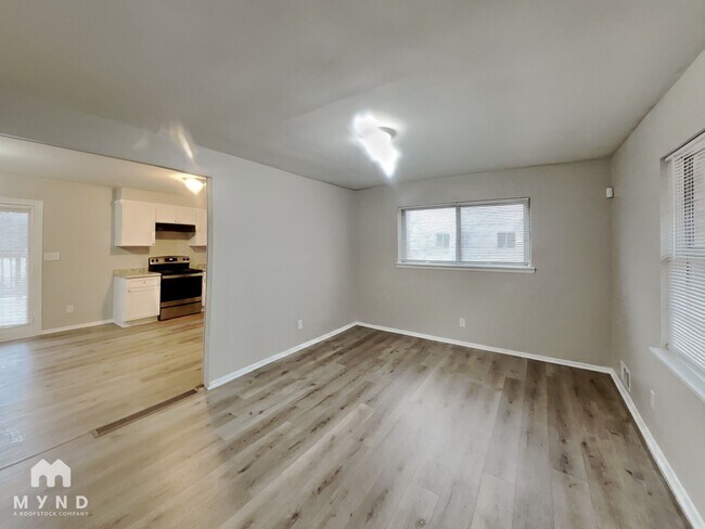 Photo - 5465 Deerfield Trail