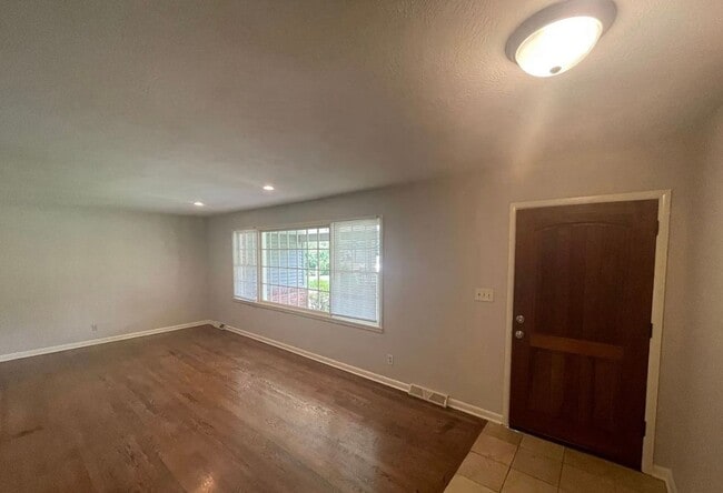 Photo - Beautiful 3 bed 2 bath home AVAILABLE NOW!