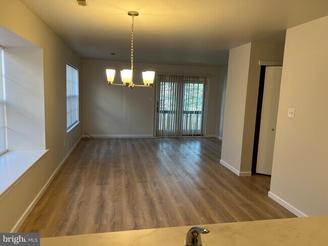 Photo - 83 W Laurel Ave Unit 1ST FL