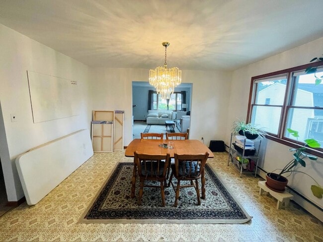 Photo - 94 Valentine Ave