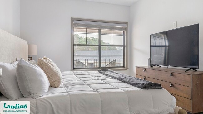 Photo - 2000 Monroe Pl NE Unidad 7310