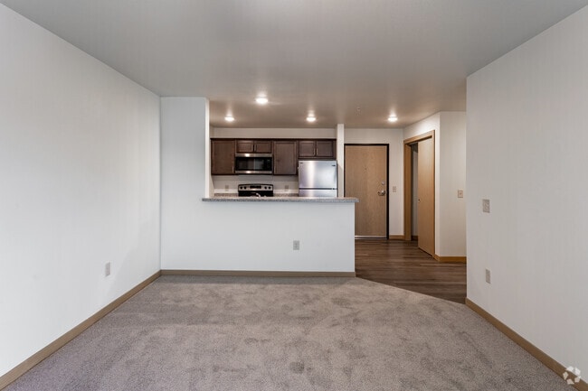 2BR, 2BA - 970SF - Living Room - Park Brook Apartments