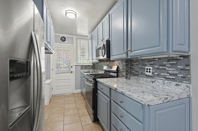 Photo - 2600 N Longwood St