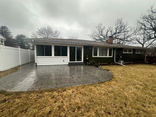 Photo - 909 S Midvale Blvd