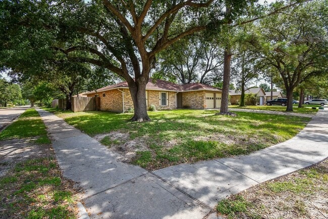 Photo - 13430 Piney Oaks Dr