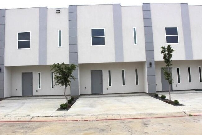Building Photo - 1011 Emerald Valley Dr Unit 117 C