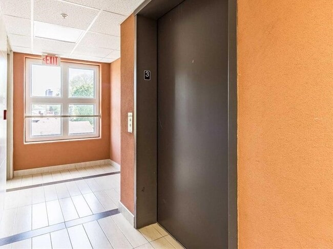 Photo - Female Student Housing in Waterloo - Students Only Unité 103-Room5