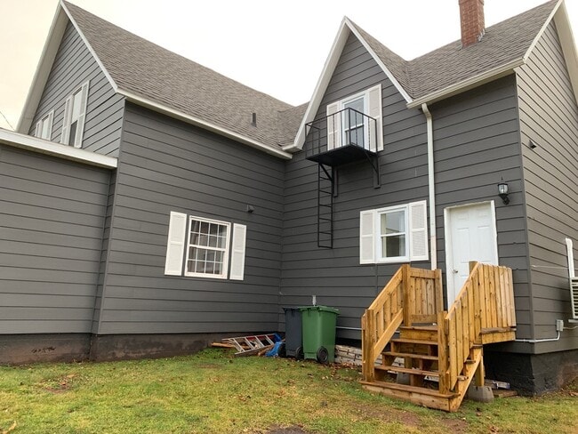 Photo - 461-461 Church St