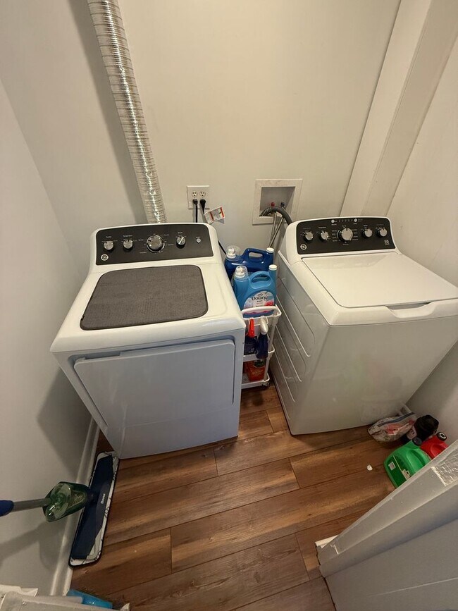 234 Meyran Ave Unit 2 bdr