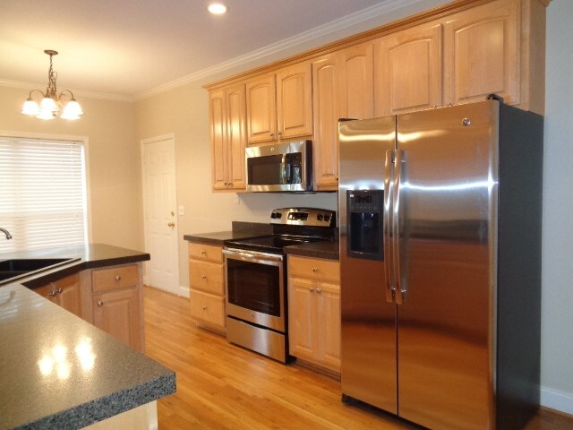 Photo - 2406 Adelaide Dr