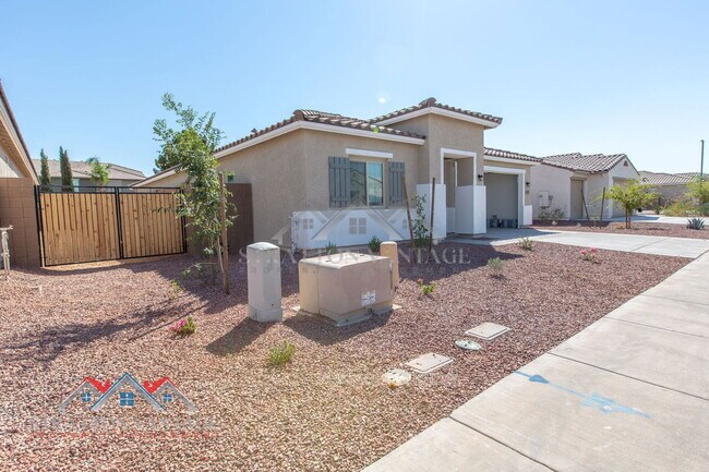 Photo - 495 E Rio Pl