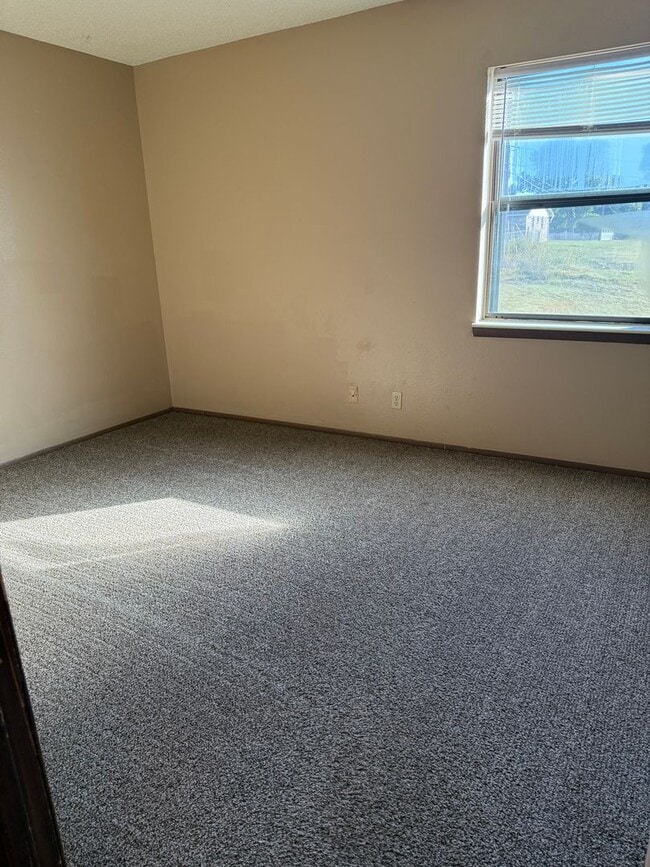 Photo - 2 BR Ponca City Ok Unidad 408