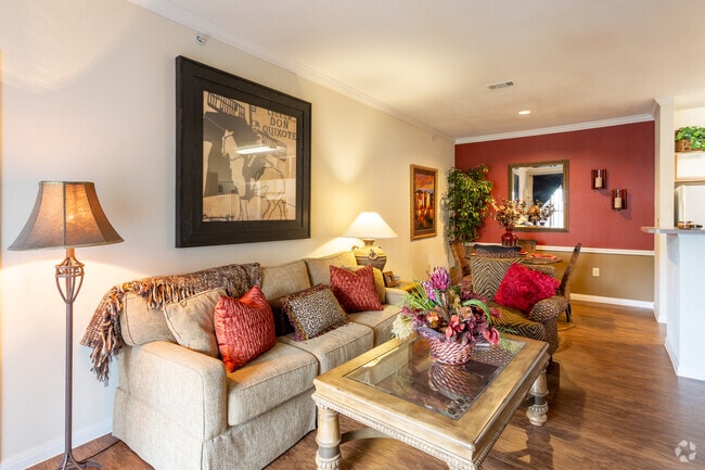 2 HAB, 2 BA - 1,040&nbsp;ft² - Mission Ranch Apartments