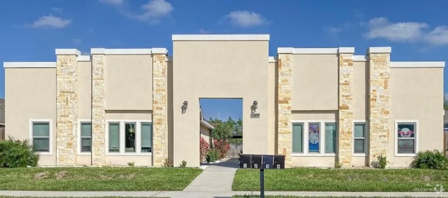 Building Photo - 2609 Larkspur Ave Unit 1 Rental