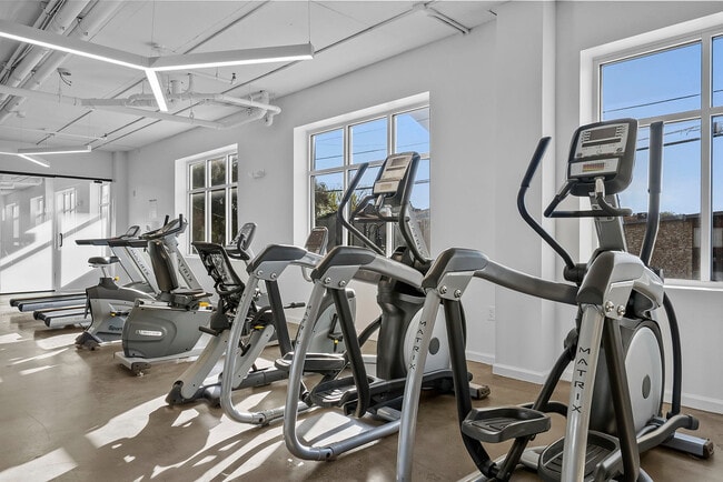 24-Longview-Apartments-Near-UT-Austin-Fitness-Center-Cardio-Machines