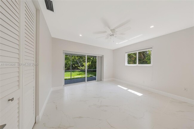 Photo - 8825 SW 151st St