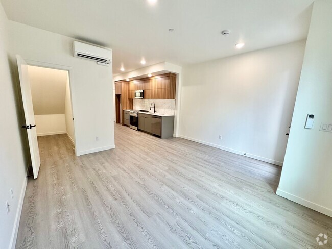 Building Photo - *1 MONTH FREE RENT* A 2bd/2bath Modern Tow... Unit 1310 Rental