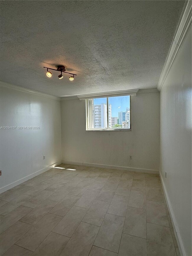 Photo - 1688 West Ave Unidad 706