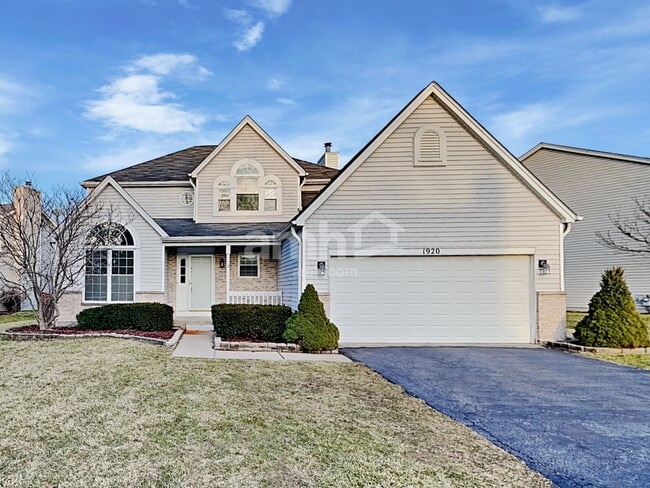 Building Photo - 1920 Chestnut Grove Dr