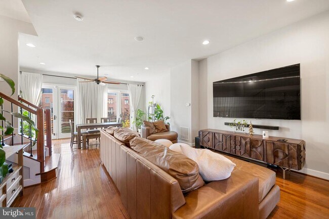 Photo - 710 E Howell Ave