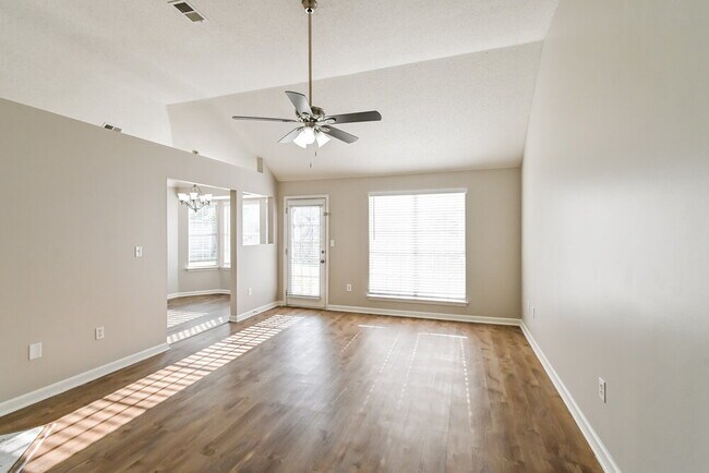 Photo - 7144 Fox Hollow Cove