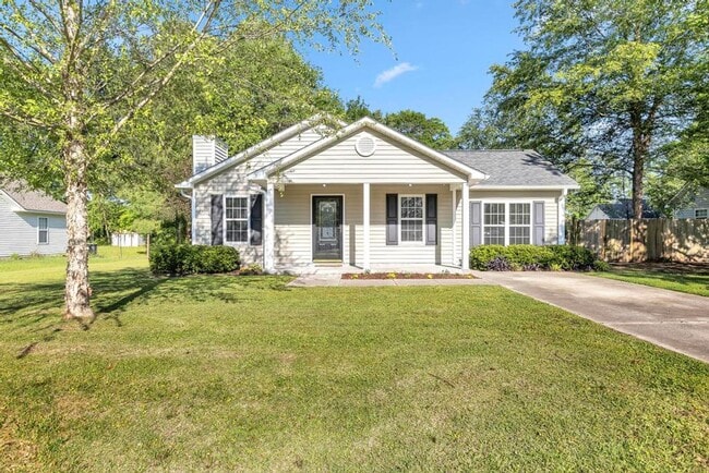 Photo - An adorable home! Pets Welcome!