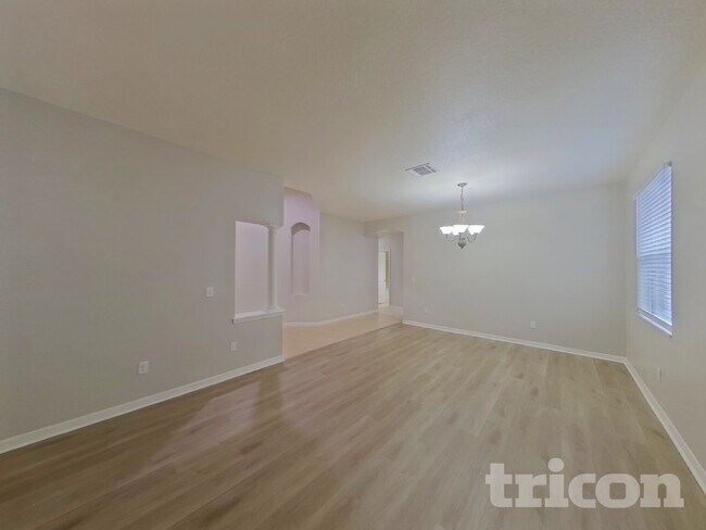 Photo - 420 Kings Path Dr