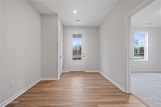 Photo - 2320 Whistler Wy NE