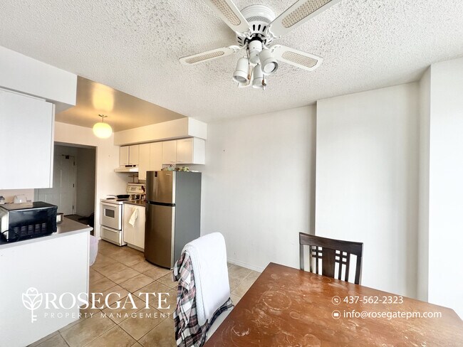 Photo - Spacious 2-Bedroom Condo with Walk-In Closet & Parking in London — Utilities Included Unité 610