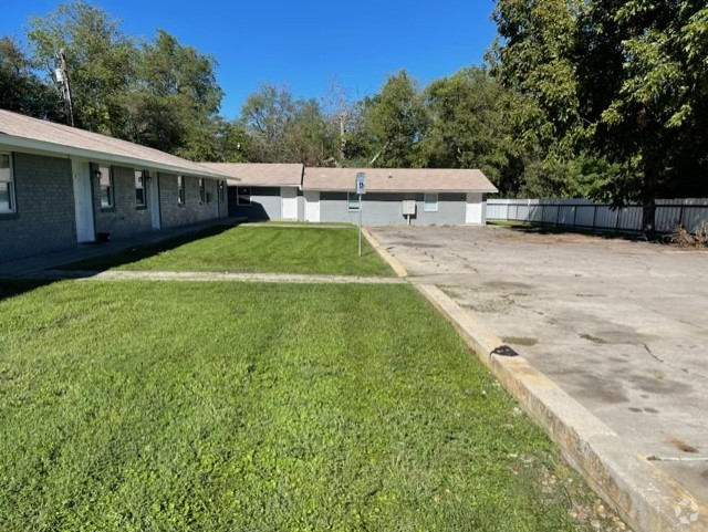 Building Photo - 1015 N14th St Unit 7 Rental