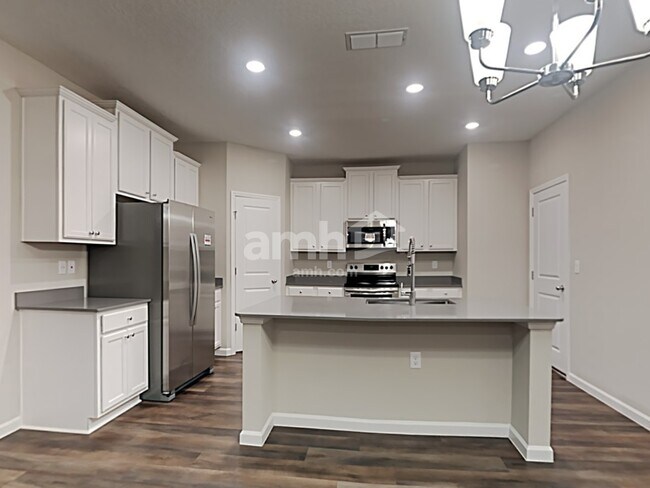 Photo - 64 Spruce Point