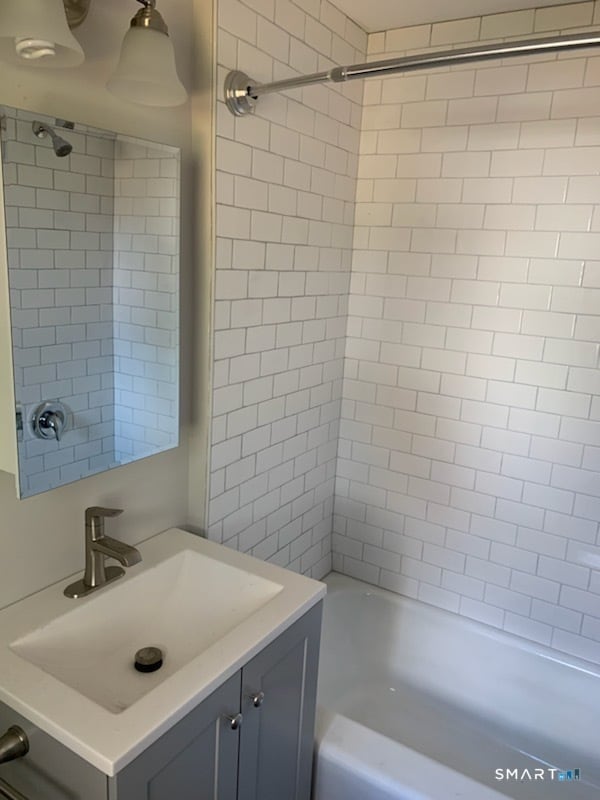 219 Division Ave Unit 2nd floor