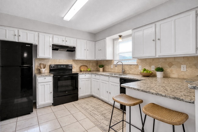 Photo - Updated 3-Bed Woodlake Home with Study & Covered Patio