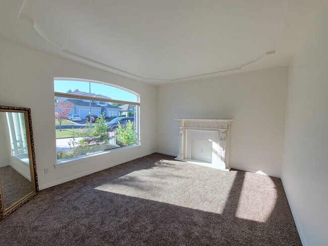 1200 W Canyon Lakes Dr