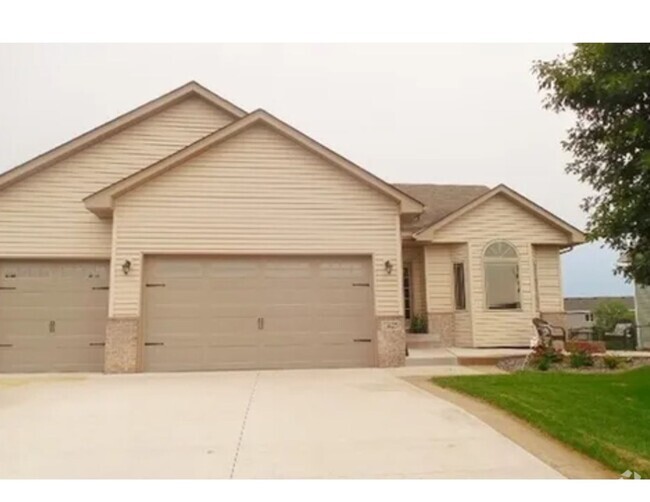 Building Photo - Four Bedroom Single Family Home In Otsego