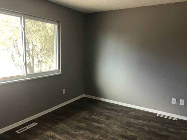 Photo - 888 Westmoreland Rd